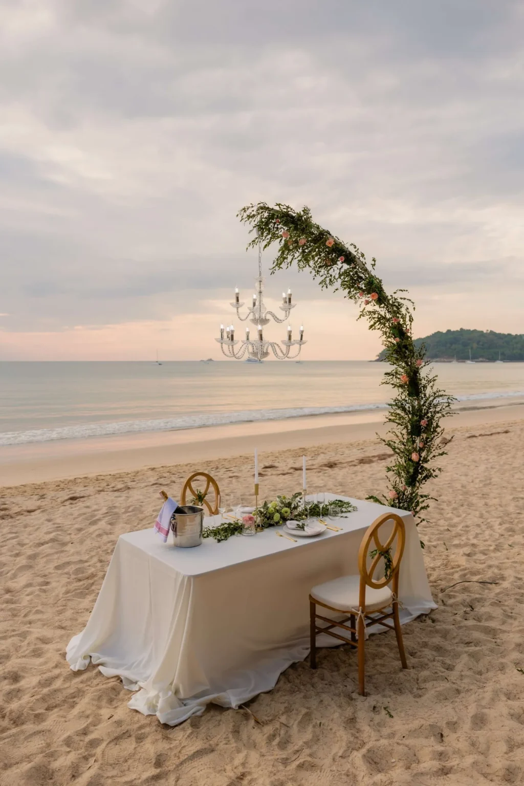 Kora-Resort-Beautiful-Sunset-Dining-Decoration-on-the-Beach-